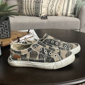 Blowfish distressed camouflage shoes